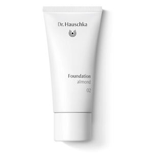 DR.HAUSCHKA Foundation 02 almond
